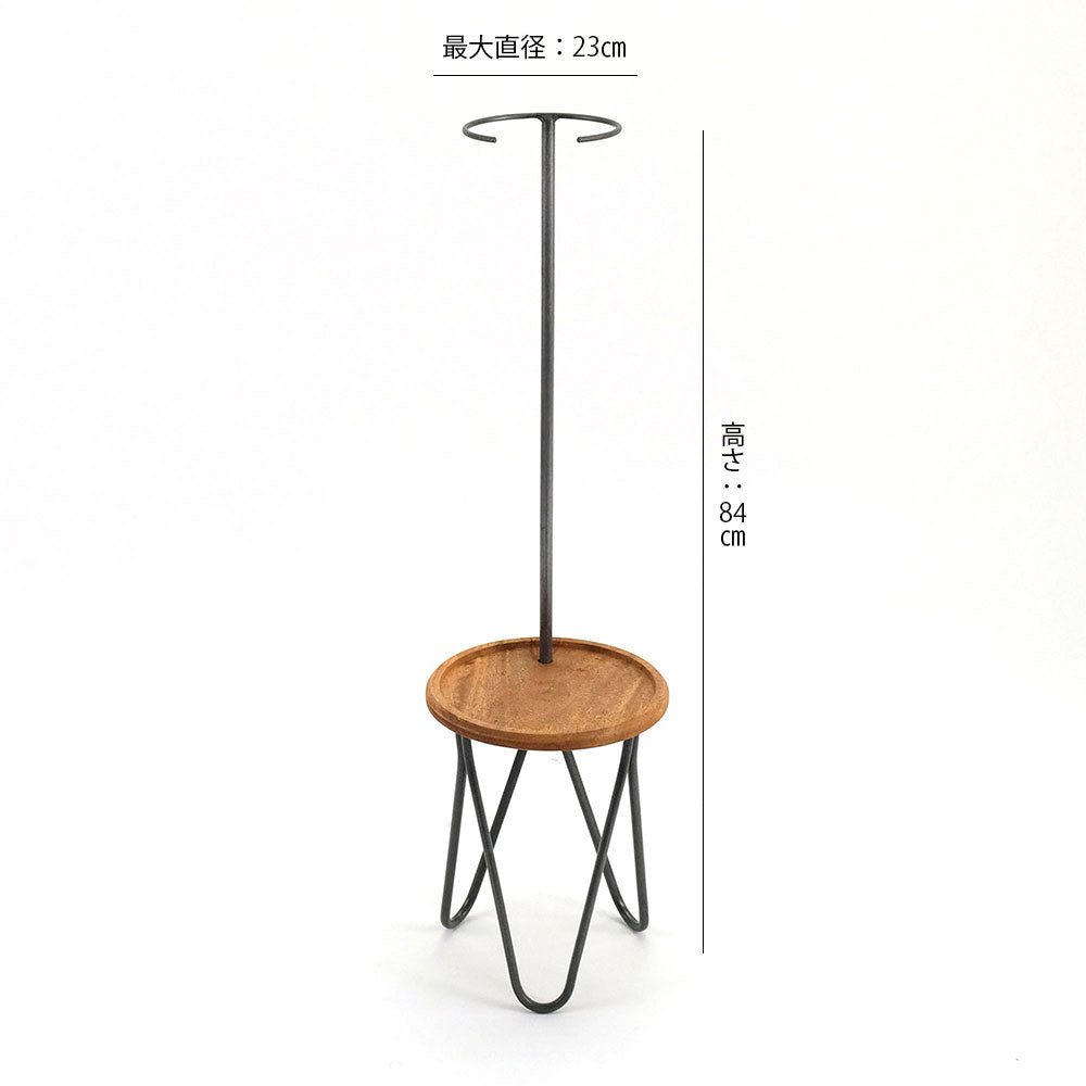 枝を支えるスタンドが付いた花台