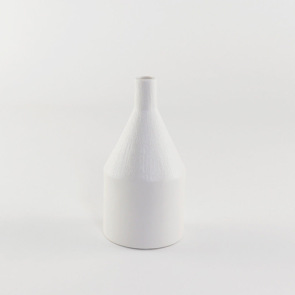 マットな質感の磁器製フラワーベース　チムニー（2サイズ）