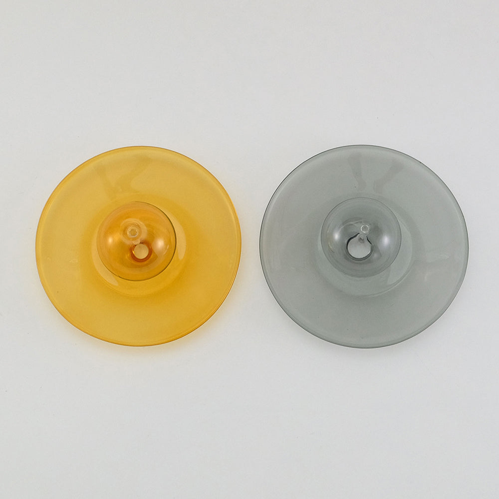 落ちる灰を受け止めるガラスの香立て（2色）