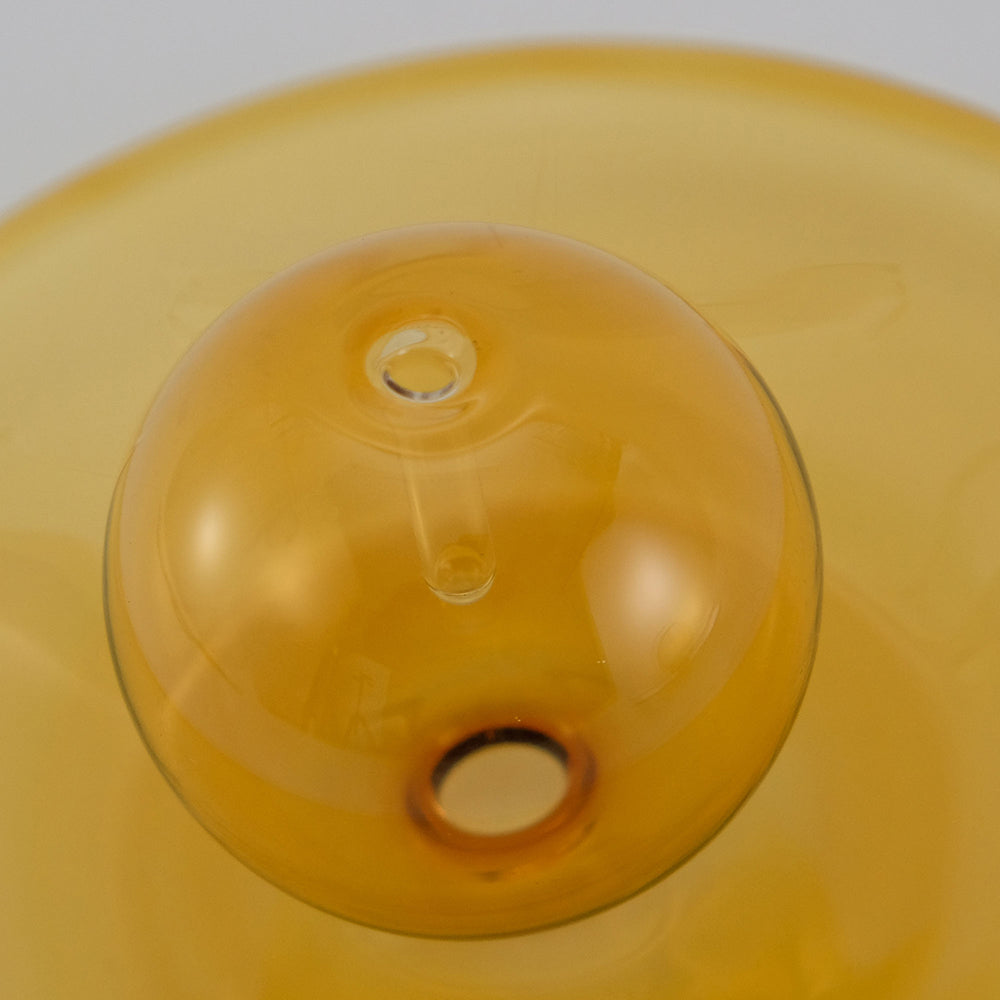 落ちる灰を受け止めるガラスの香立て（2色）