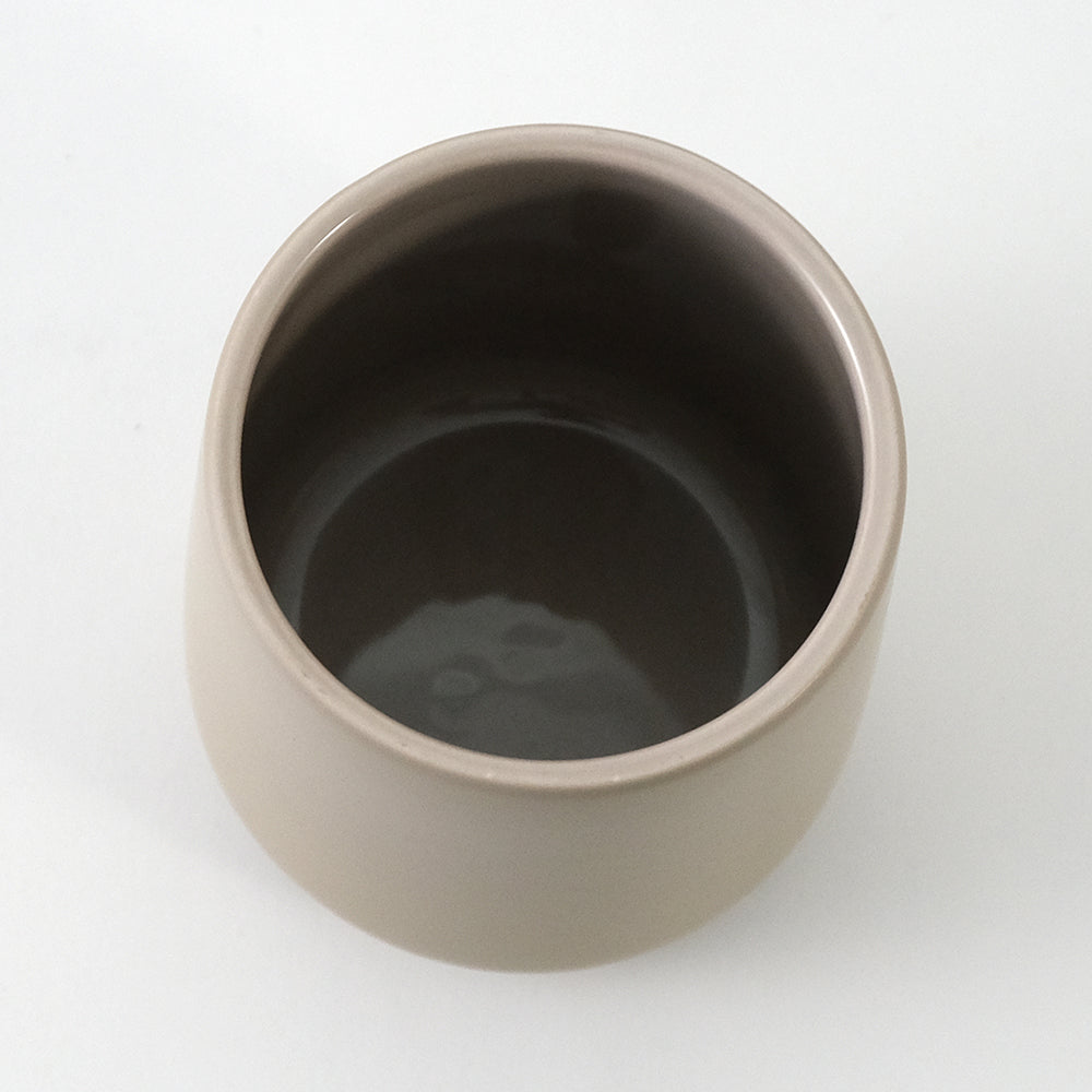 マットな質感のソープディスペンサー 泡タイプ