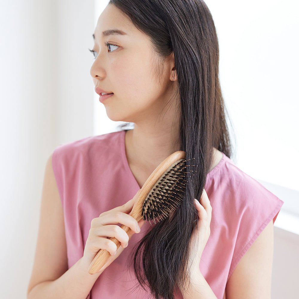 ウッドのヘアブラシ