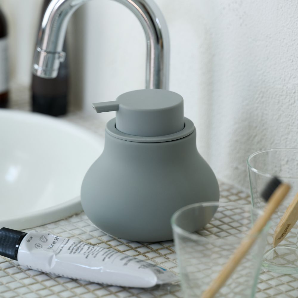 ぽってりした マットな質感のソープディスペンサー 泡タイプ