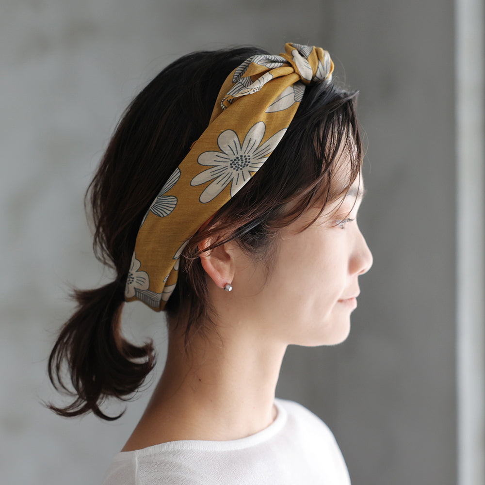 花柄のコットンシルクスカーフ