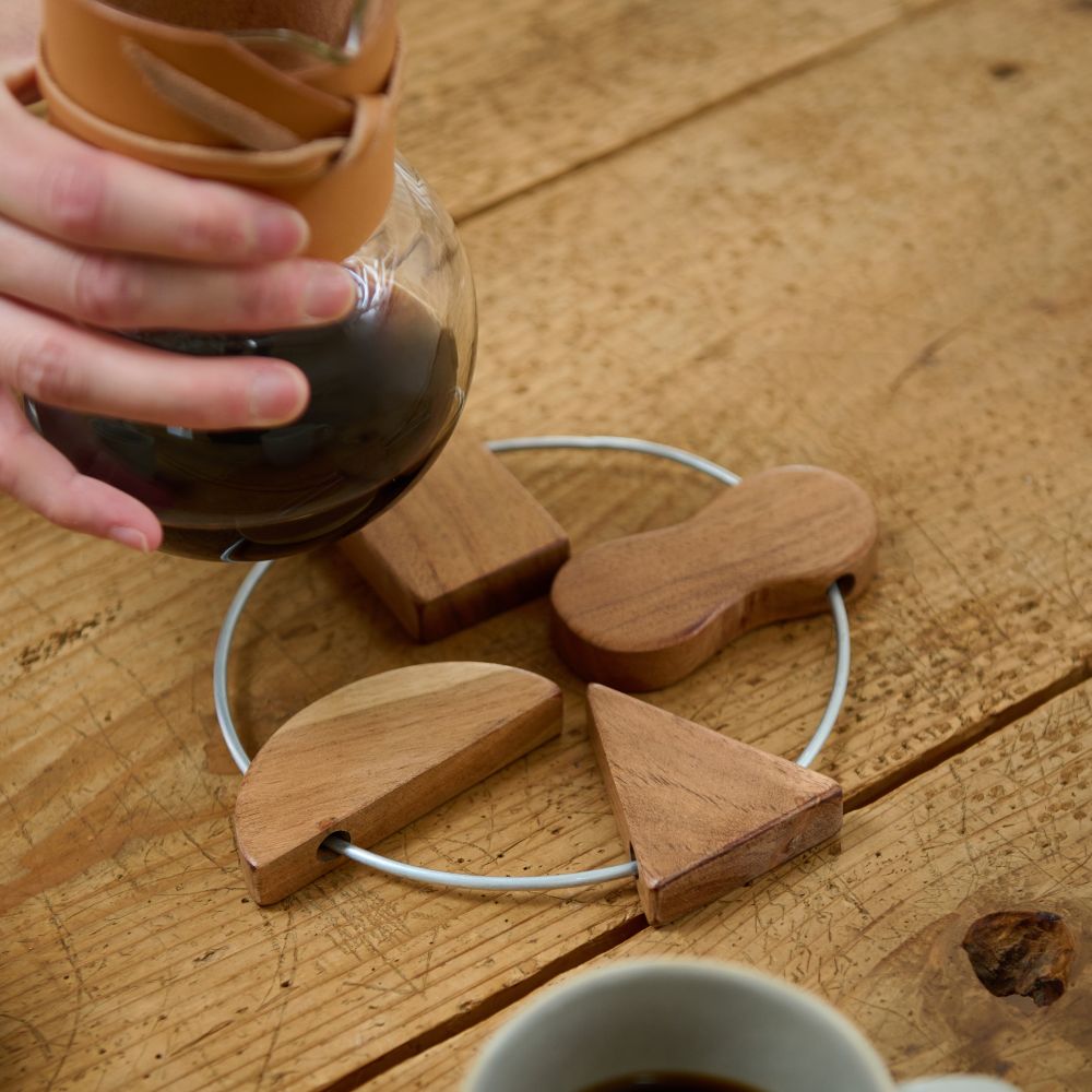 サイズが変えられる 木の鍋敷き