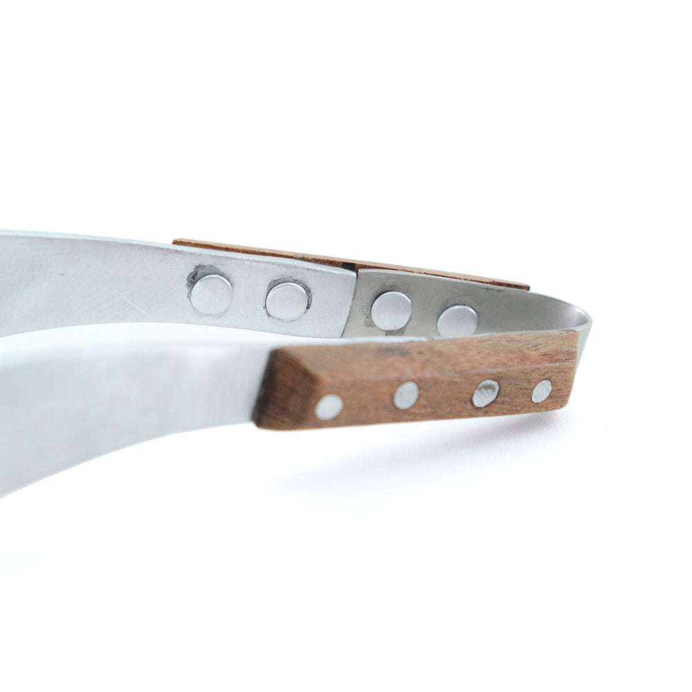 ノスタルジックなアルミのトング