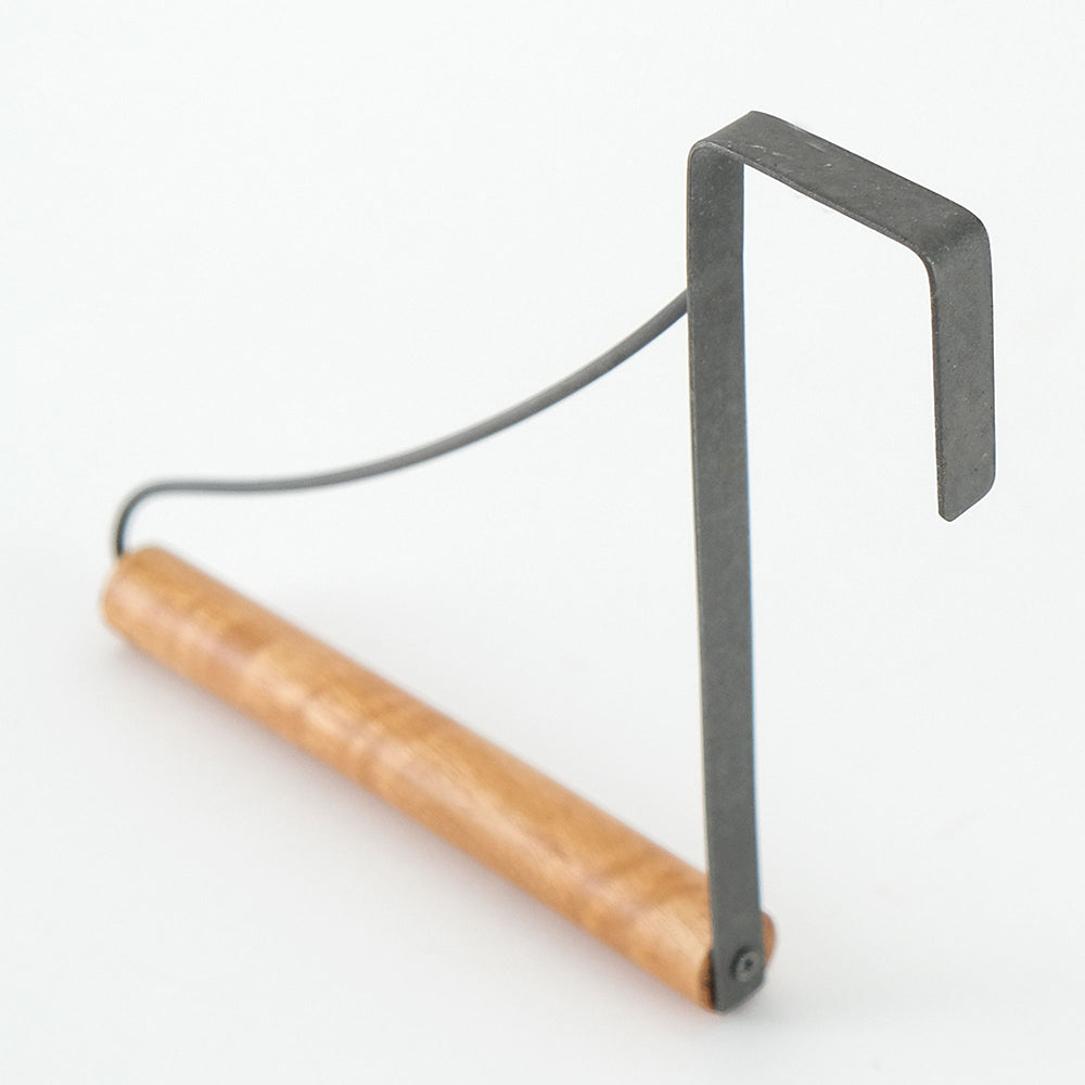 木とアイアンで出来たドアフック